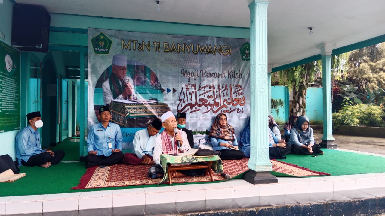 Kegiatan Rutin Jumat Ngaji Bareng Kitab Ta’limul Muta’alim MTsN 11 Banyuwangi